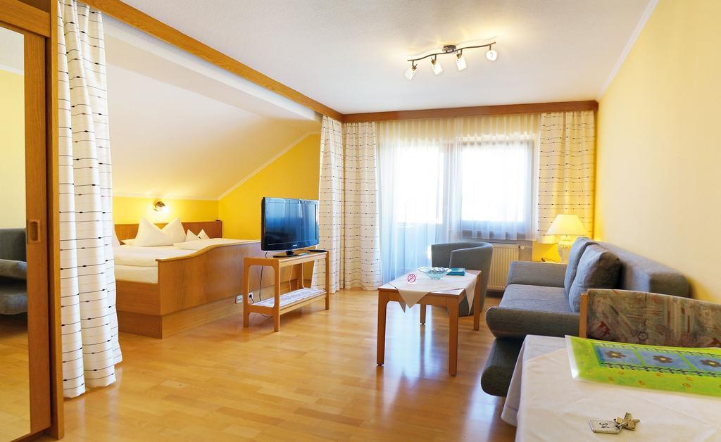 Haus Renate Ξενοδοχείο Bad Füssing Δωμάτιο φωτογραφία